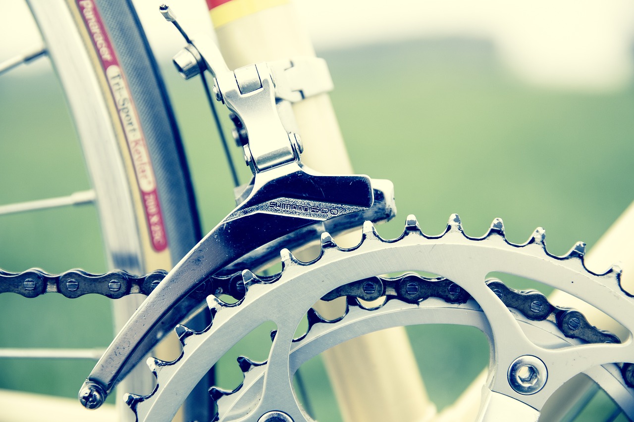 bike chain with lube